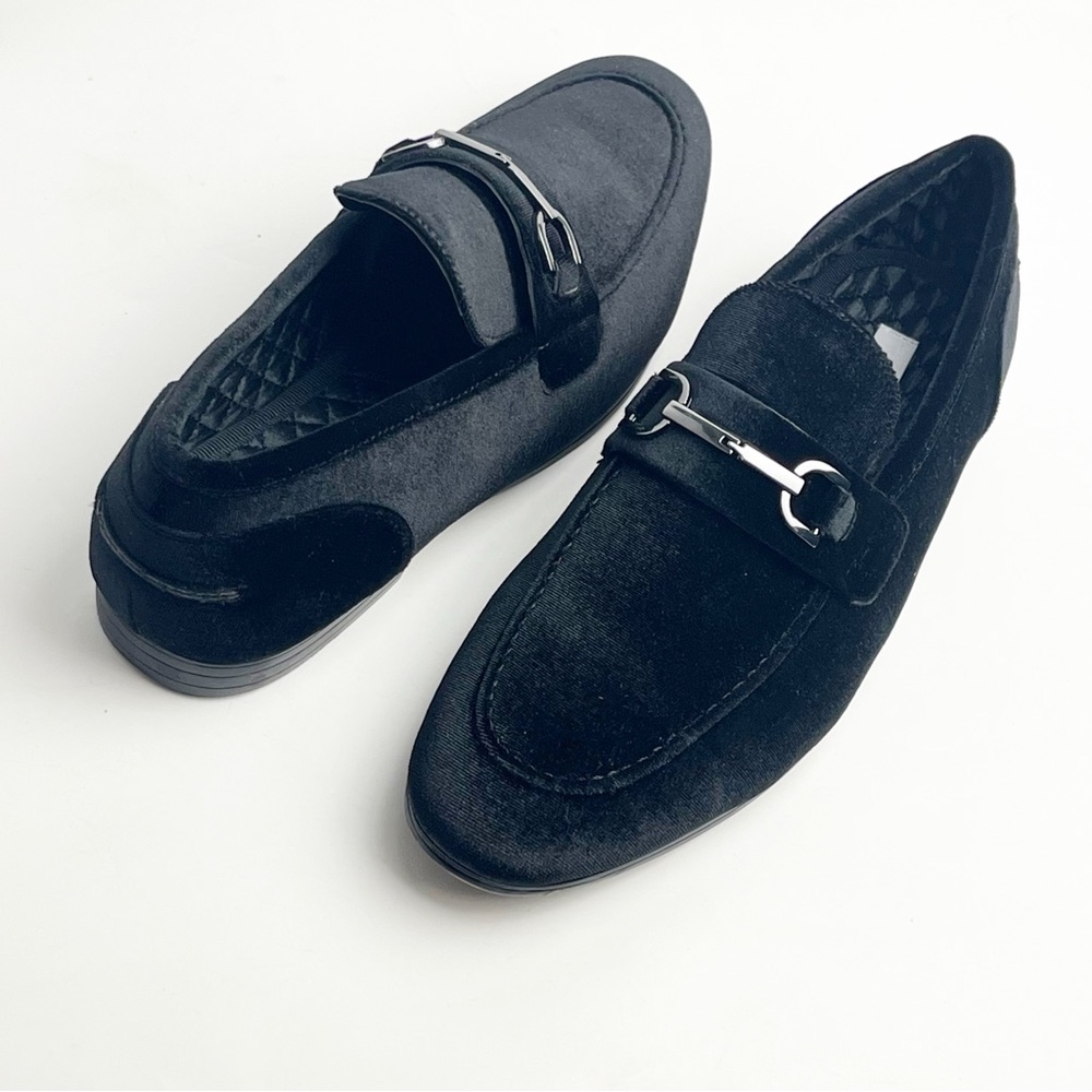 STEVE MADDEN Crusadr Black Velvet Satin Lining Buckle Accent Loafers Size 11.5